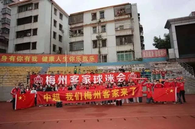 战报吴前18+6王哲林13+12浙江6人上双击退上海CBA常规赛，浙江主场迎战上海。